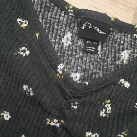 ⭐️Floral Ribbed Top - Picture 2 of 7